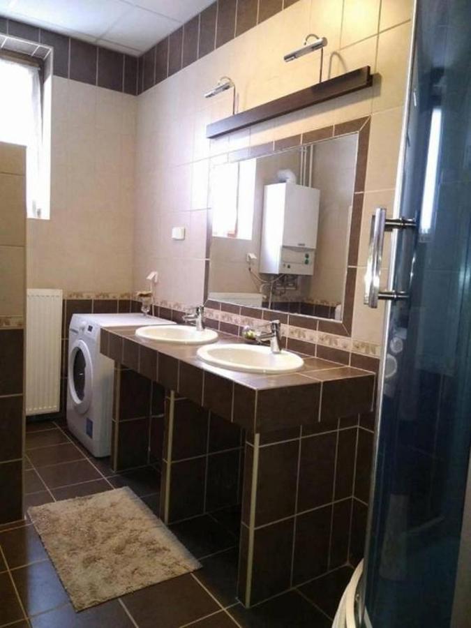 Erzsebet Vendeghaz Es Apartman Hajdúszoboszló Exteriör bild