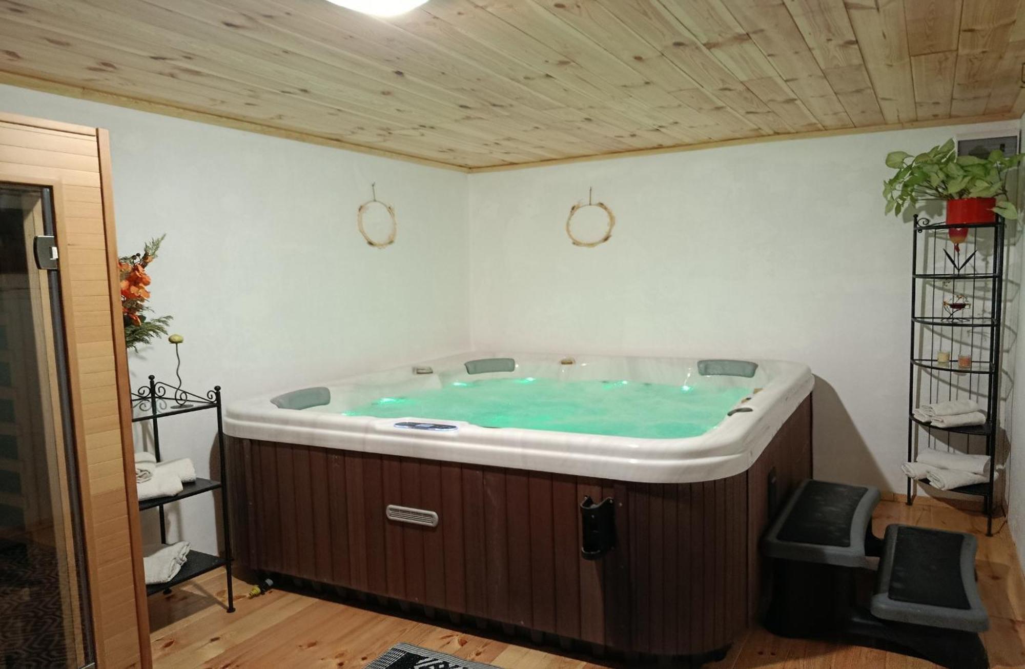 Erzsebet Vendeghaz Es Apartman Hajdúszoboszló Exteriör bild